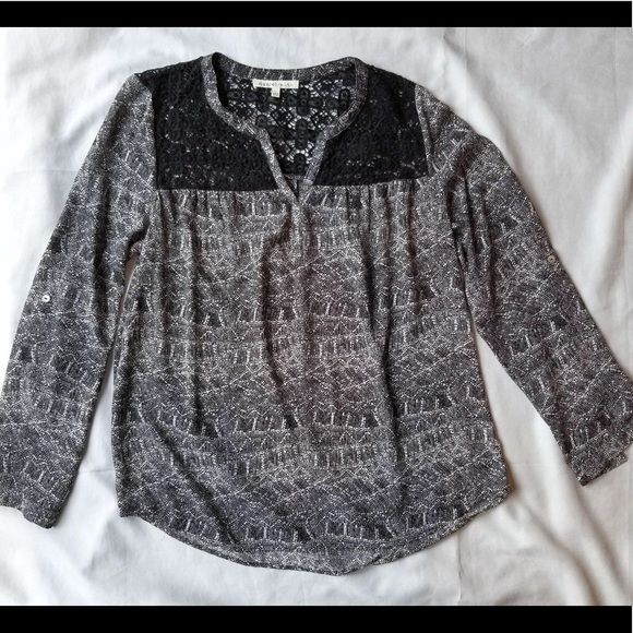 Daniel Rainn Tops - Daniel Rainn long sleeve lace blouse size Large